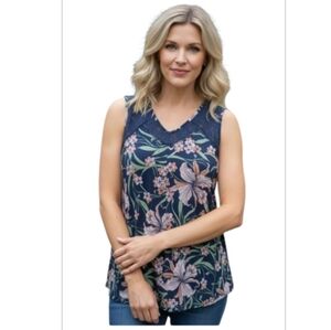 "Christopher Banks" Misses (M) Very Pretty Navy Bkue Floral Tank Top. Ex…